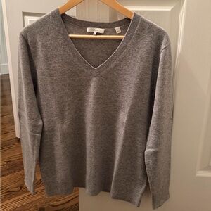 Vince Weekend V-Neck Cashmere Sweater